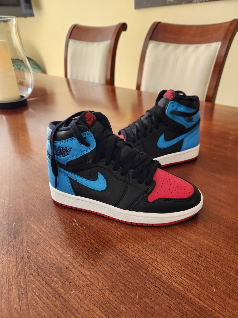 Jordan Retro 1 Highs Women Size 6 Or Youth Size 4.5